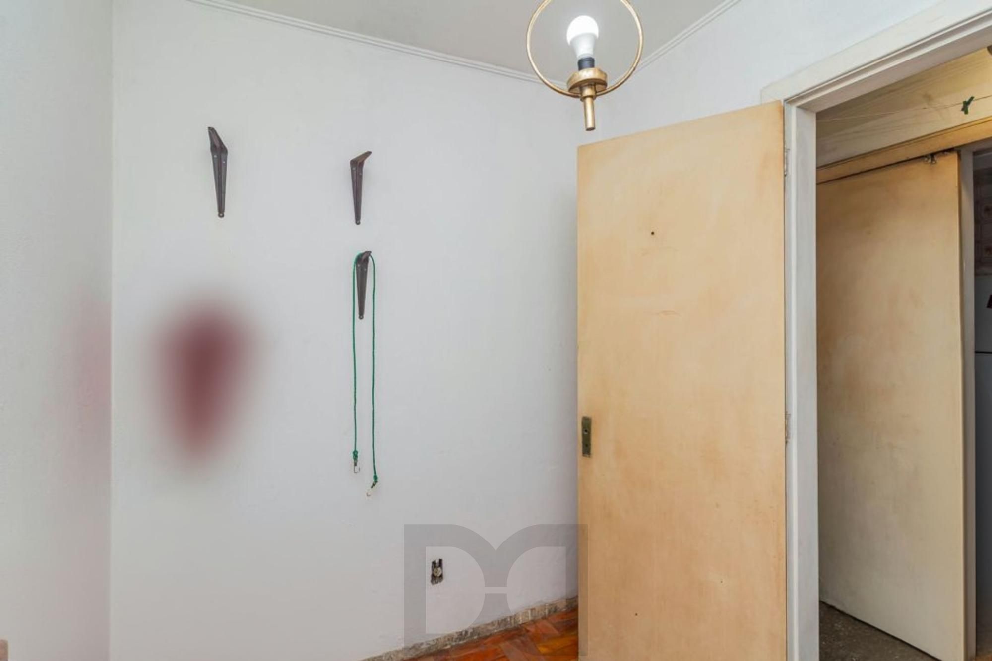 Apartamento com 2 quartos, elevador semi mobiliado no bairro Floresta. — foto 21