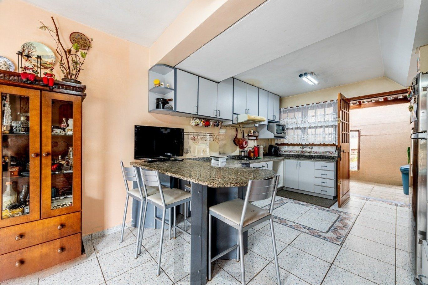Casa com 3 suítes, 4 vagas e pátio com piscina no Bairro Boa Vista — foto 6