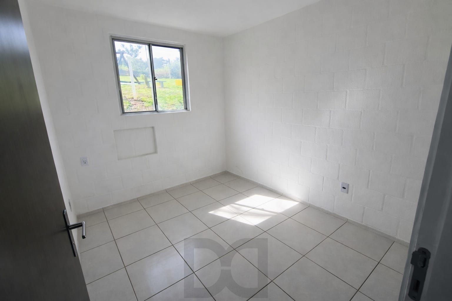 Apartamento térreo com 2 dormitórios no bairro Campo Novo — foto 1