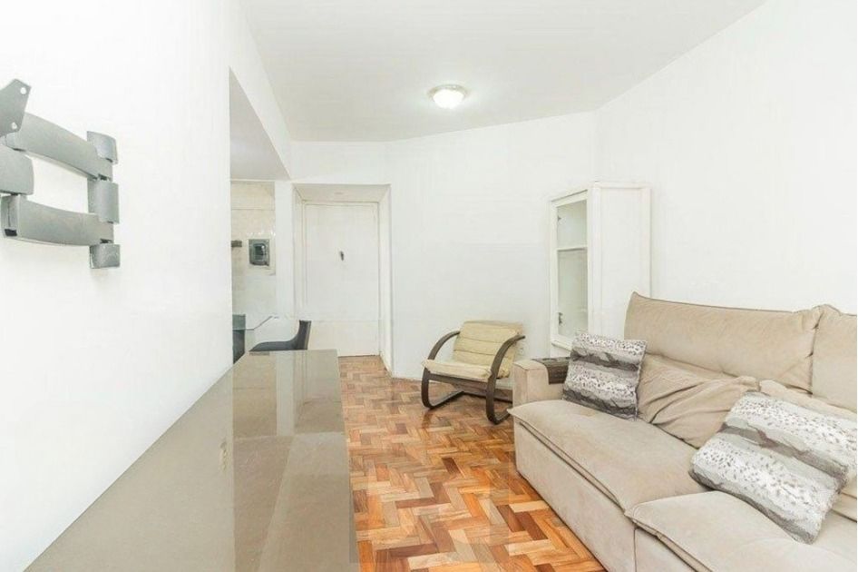 Apartamento de 2 dormitórios com sacada,1 vaga, elevador no bairro Petrópolis. — foto 4