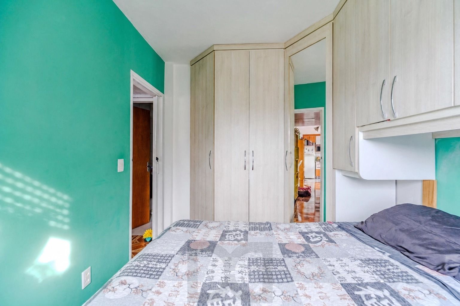 Apartamento de 2 dormitórios, semi mobiliado e 47m² no bairro Camaquã. — foto 13