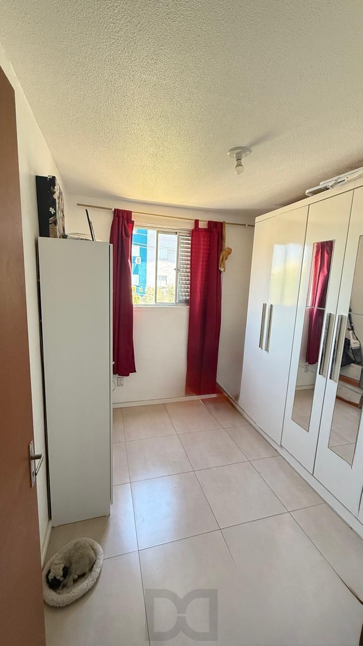 Apartamento semi mobiliado de 2 quartos e 1 vaga no bairro Rubem Berta — foto 8