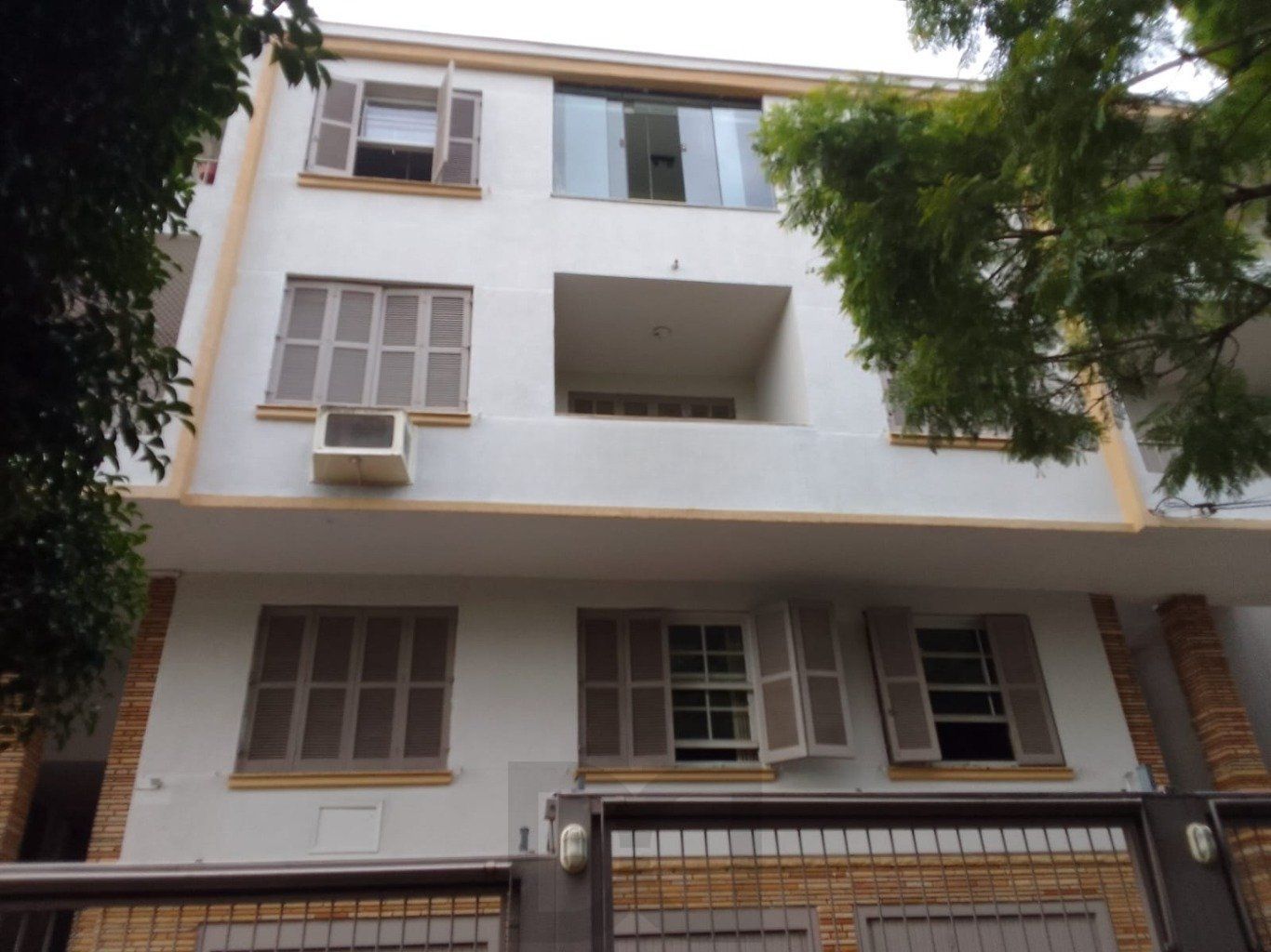Apartamento de 2 dormitórios no Bairro petropolis em Porto Alegre. — foto 21
