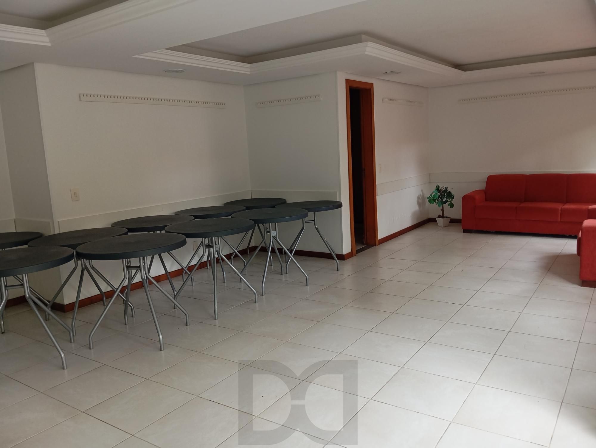 Apartamento com 2 Dormitórios, Vaga Dupla e Elevador no Floresta — foto 43