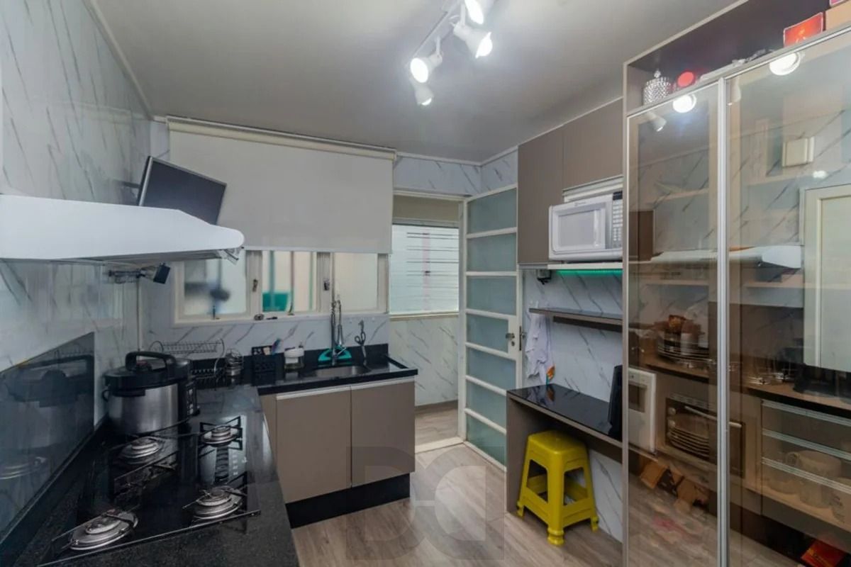 Apartamento 2 Quartos com 77m² e Vaga no Petrópolis — foto 4