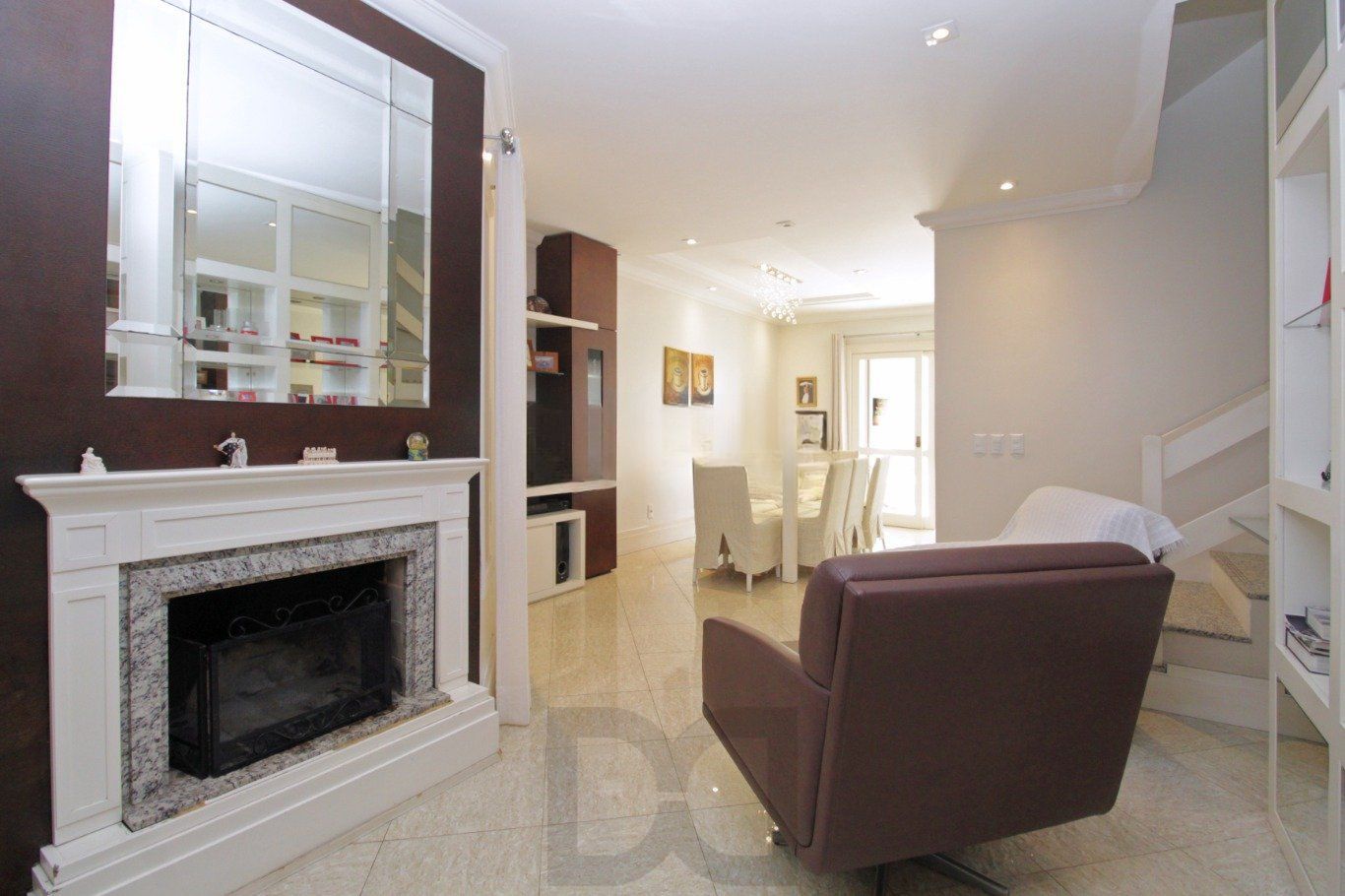 Casa com 4 dormitórios, pátio e piscina no Bairro Jardim Itu — foto 5