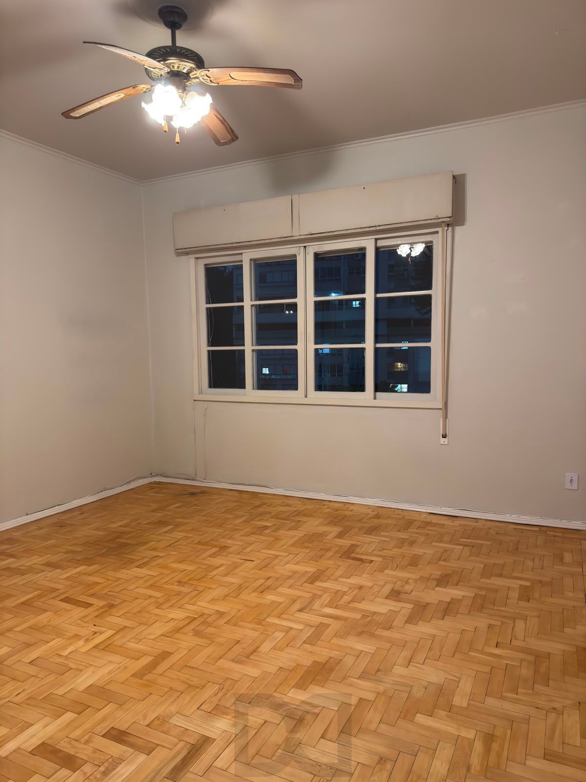 Apartamento 2 dormitórios com dependência 70m2 Moinhos de Vento Av. Cristóvão — foto 19