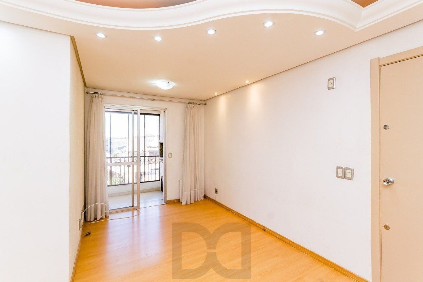 Apartamento de 2 dormitórios, elevador,1vaga de garagem, no Bairro Sarandi POA. — foto 4