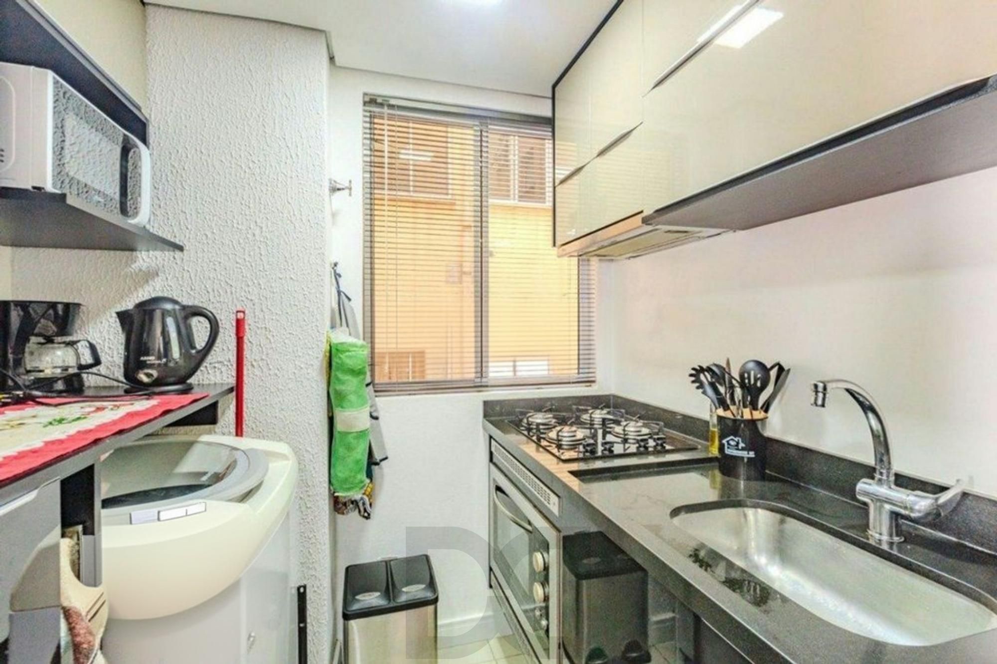 Apartamento semi mobiliado de 2 quartos e 1 vaga no bairro Glória. — foto 5