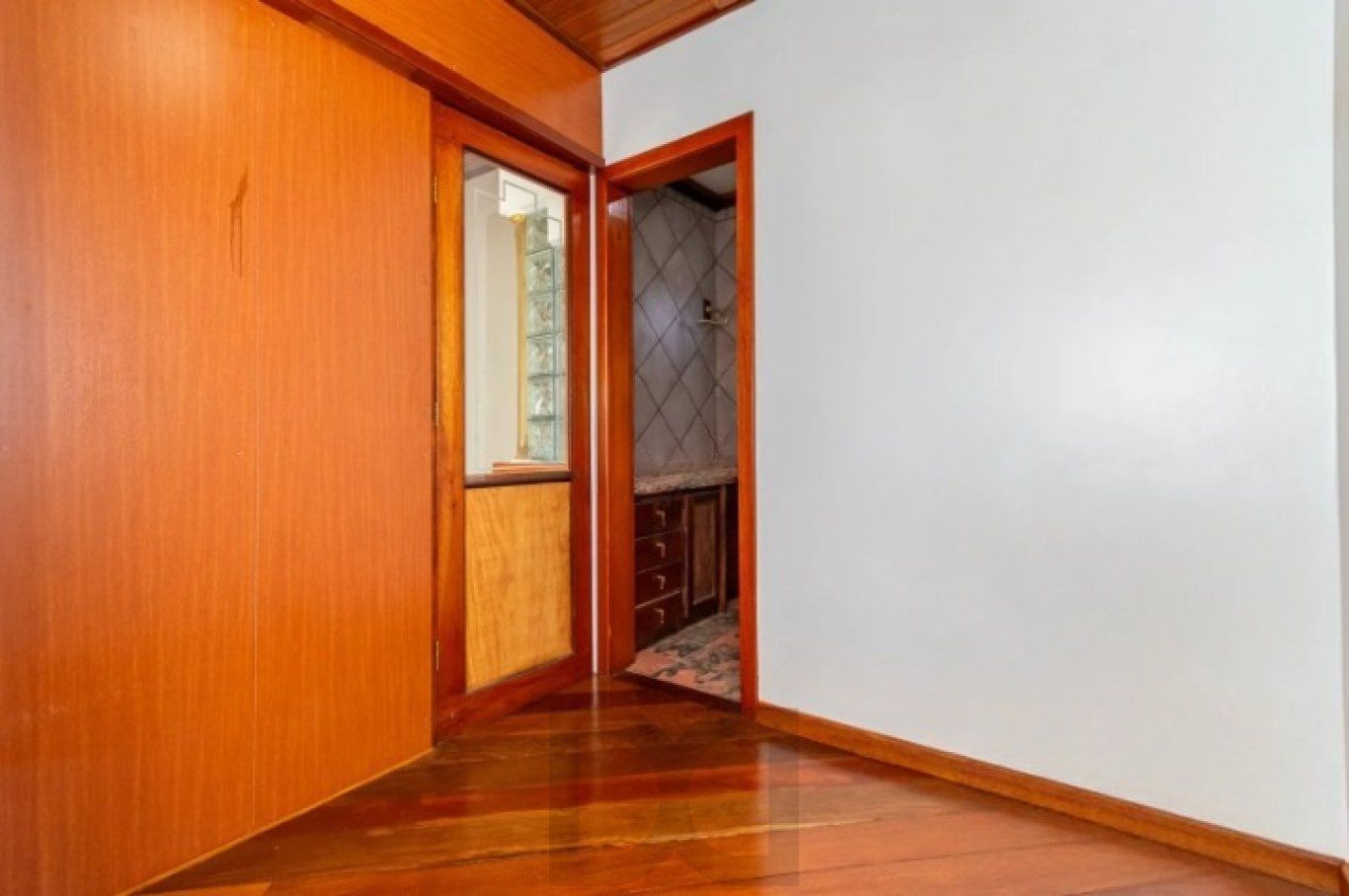 Casa com 3 quartos, 1 suíte, 2 vagas, e 234m² à venda no bairro Tristeza — foto 7