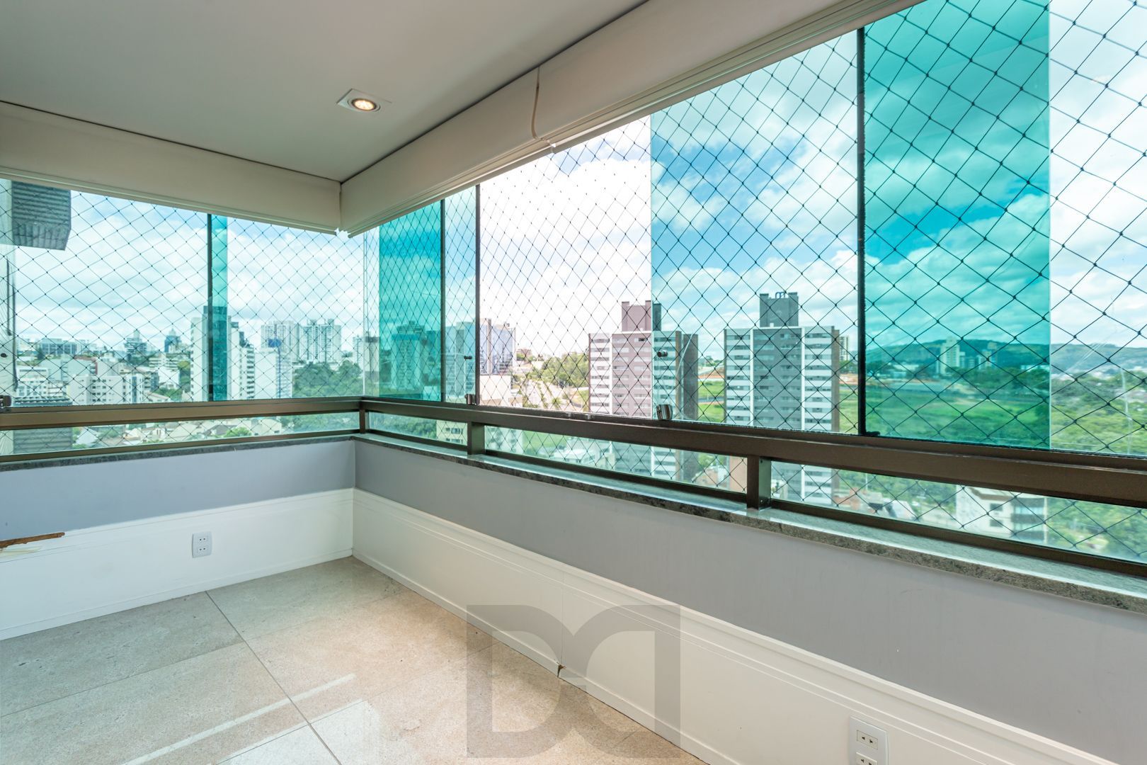 Apartamento de 97m², 2 dormitórios,1suíte, 3 vagas de garagem no Jardim Botânico — foto 11