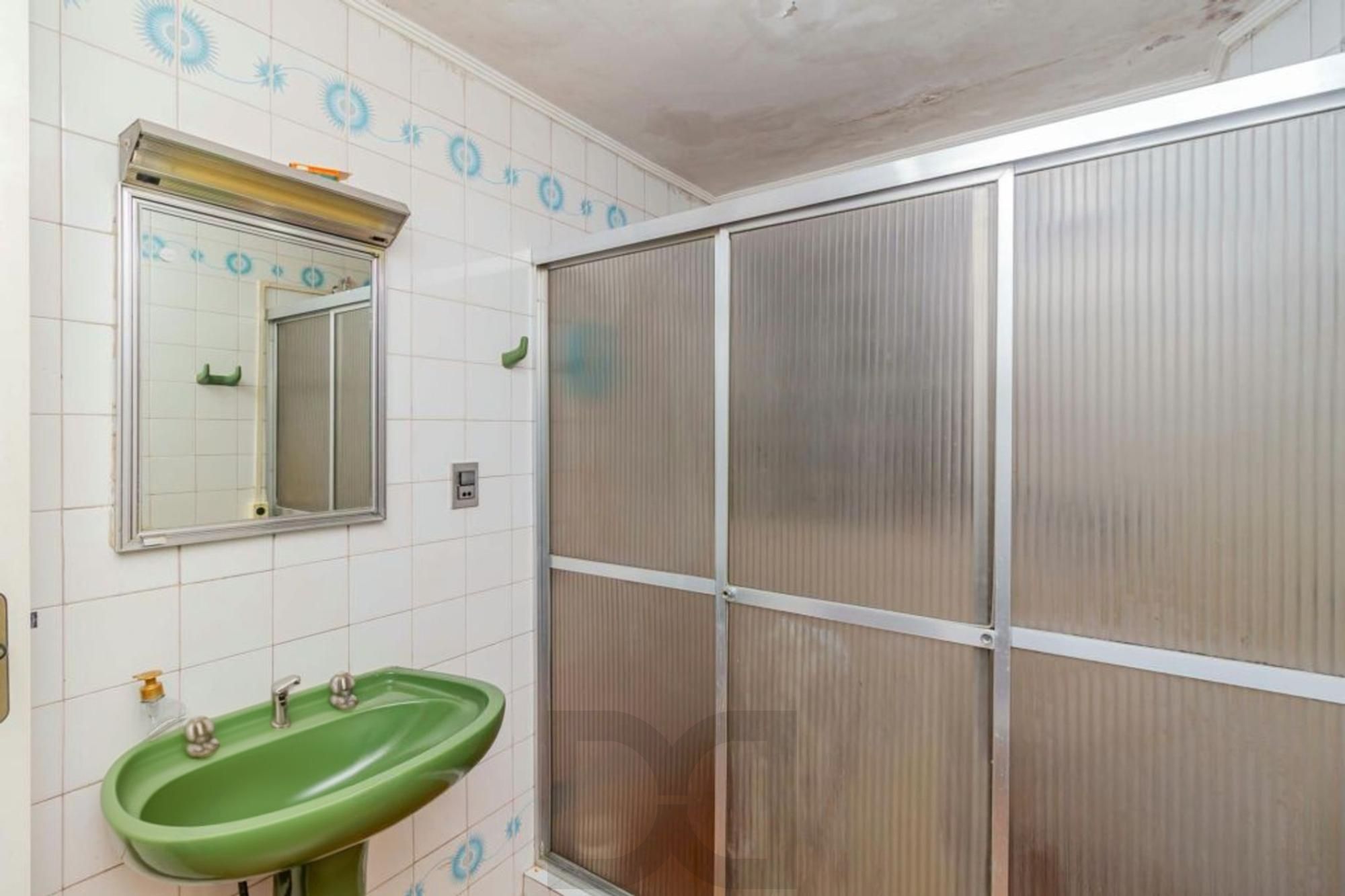 Apartamento com 2 quartos, elevador semi mobiliado no bairro Floresta. — foto 6