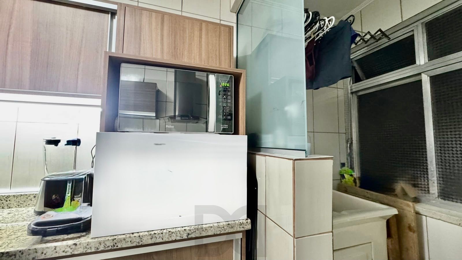 Apartamento 2 dormitórios reformado mobiliado próximo Assis Brasil Porto Alegre — foto 13