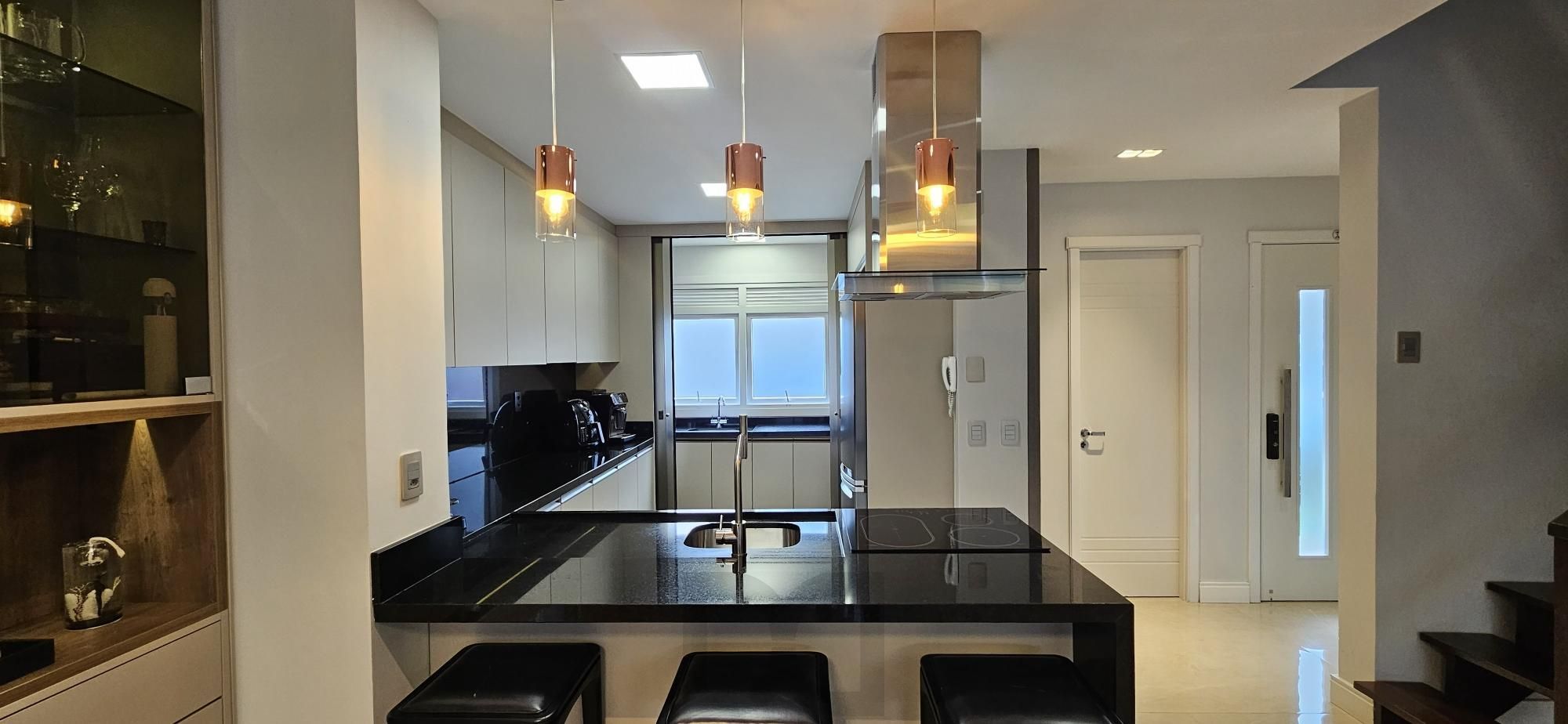 Casa em Condomínio com 3 quartos, 3 suítes, 2 vagas e 195m² no Jardim Carvalho. — foto 12