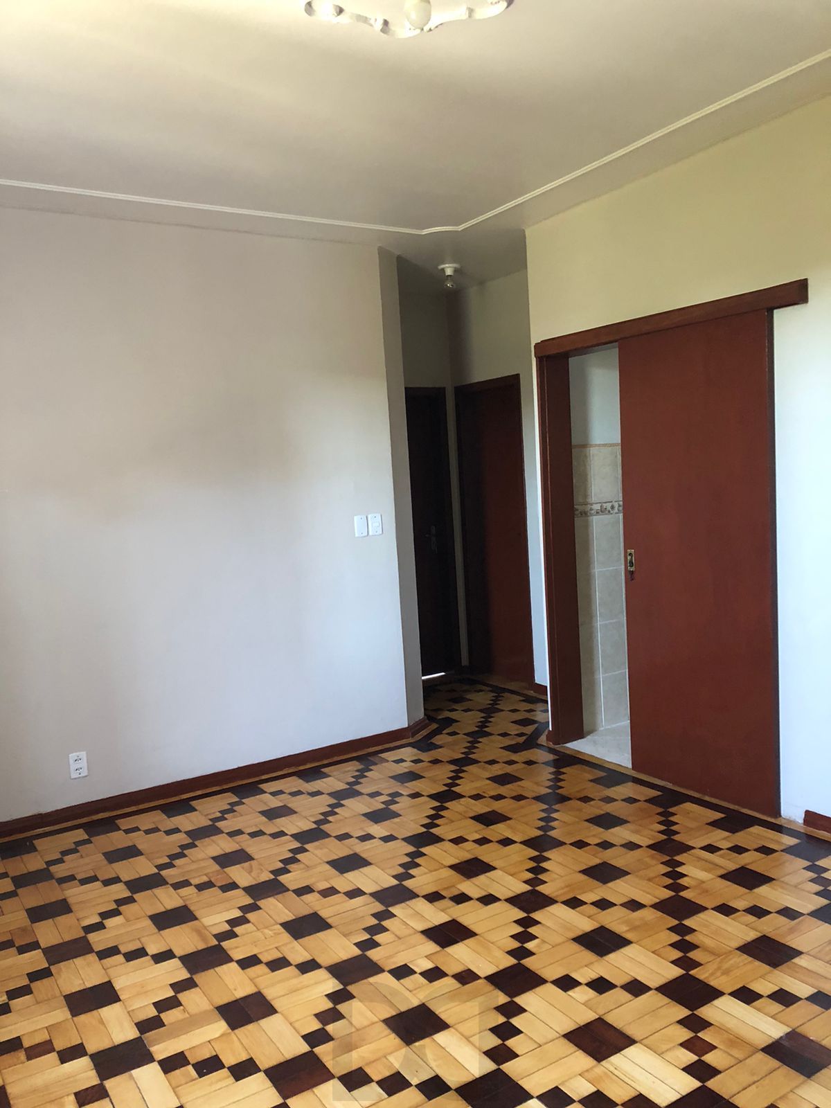 Apartamento 2 Dormitórios Reformado no São João – Av. Pátria — foto 3