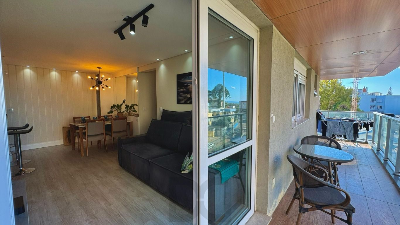 Apartamento mobiliado de 2 dormitórios e 2 vagas no bairro Petrópolis — foto 9
