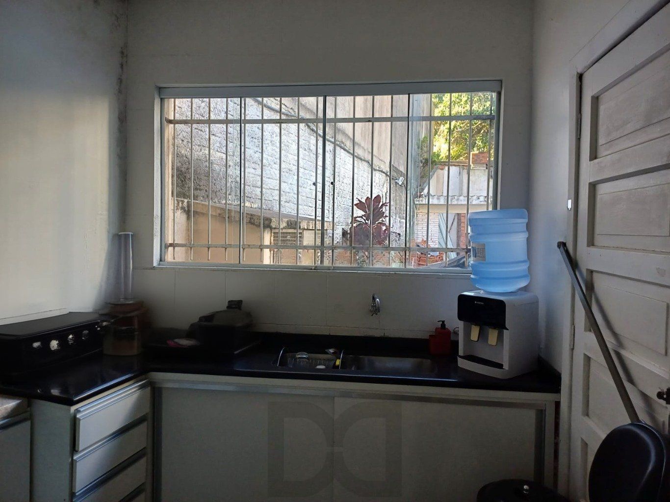 Casa com 3 quartos, 3 banheiros, 300m² e 8 vagas no Menino Deus. — foto 9