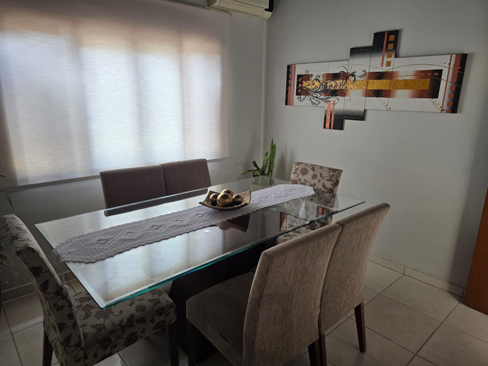 Casa térrea, 3 dormitórios e 4 vagas cobertos no Sarandi. — foto 9