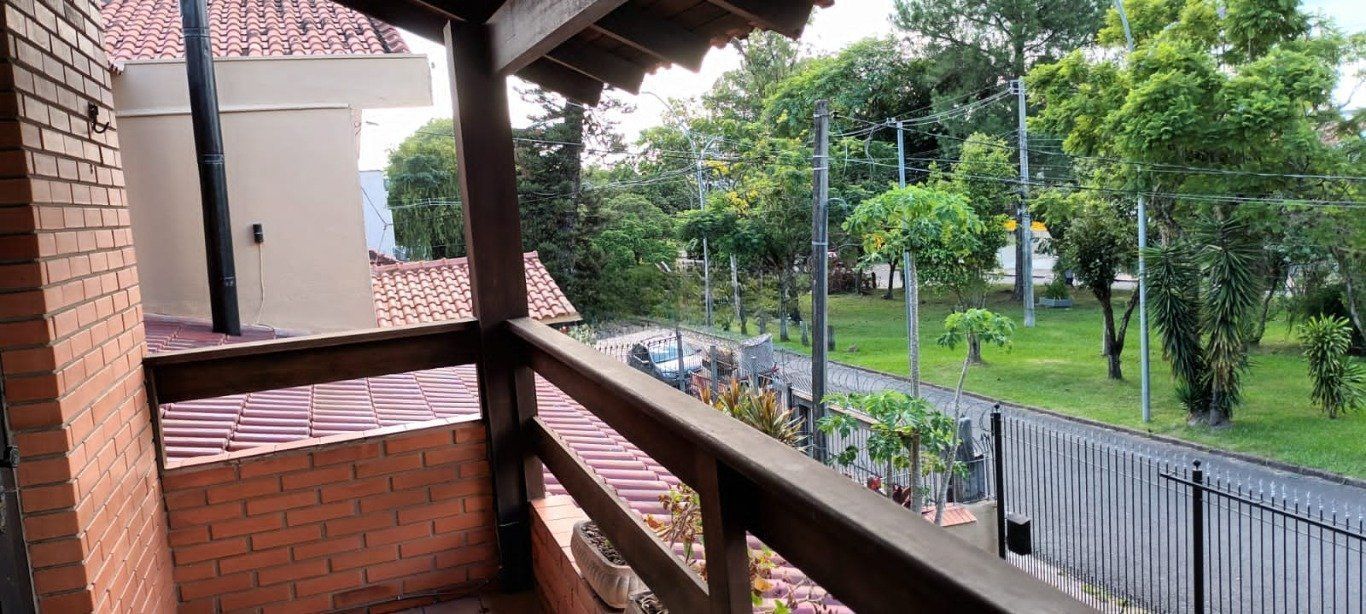Casa com 3 quartos, 3 banheiros, churrasqueira no bairro Jardim São Pedro. — foto 15