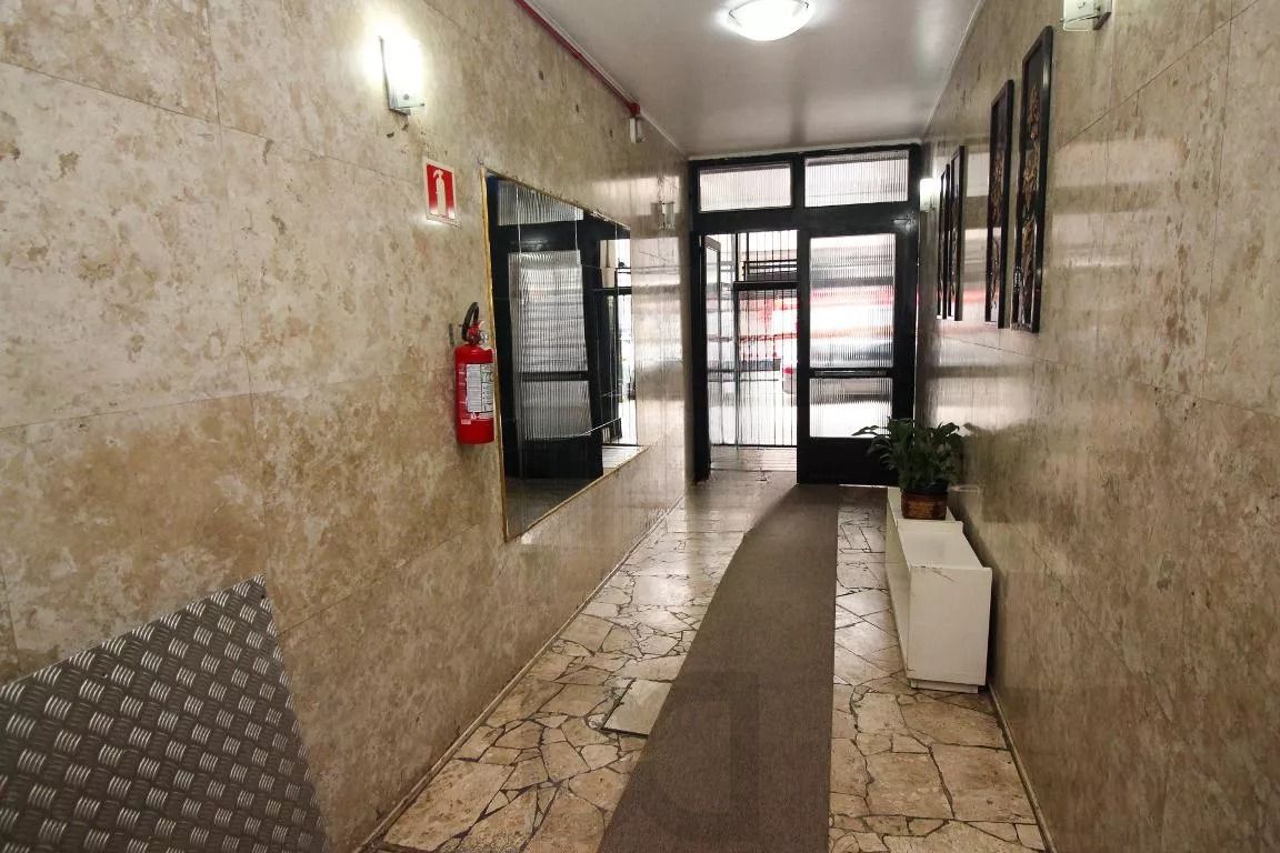 Apartamento com 4 quartos, 3 banheiros no Bairro Centro Historico. — foto 7