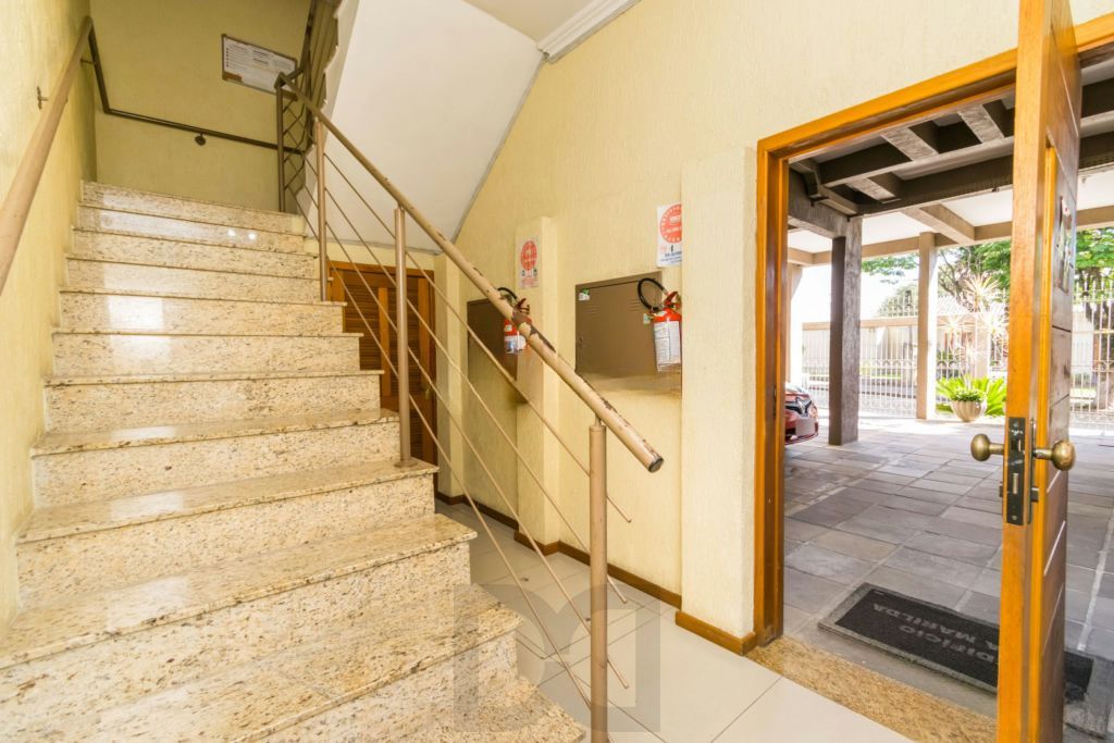 Apartamento com 1 quarto, ensolarado, portaria 24 horas Passo da Areia — foto 17