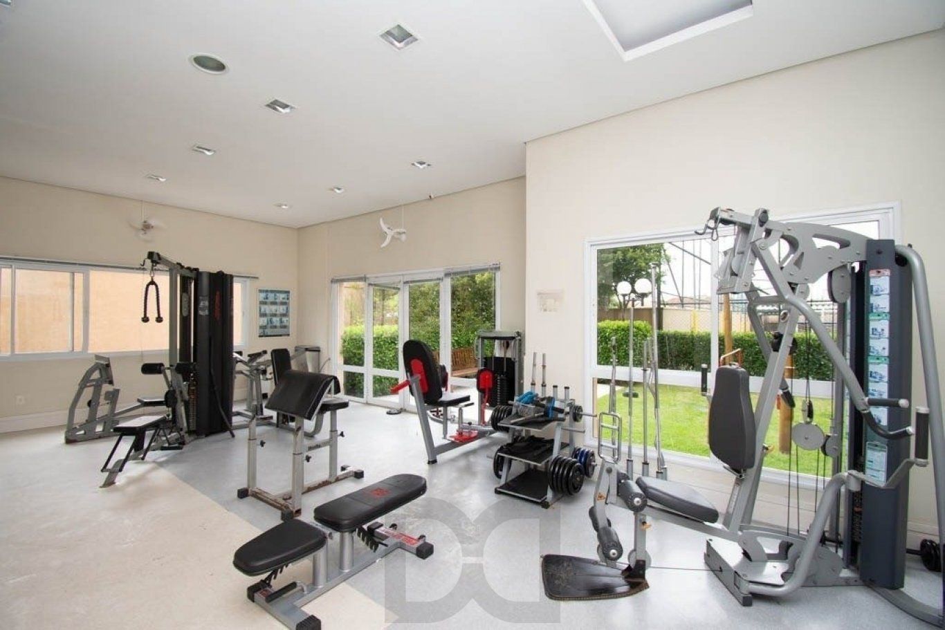 Apartamento de 2 dormitórios, 1 suíte, 2 vagas e 94m² no Jardim Europa. — foto 32