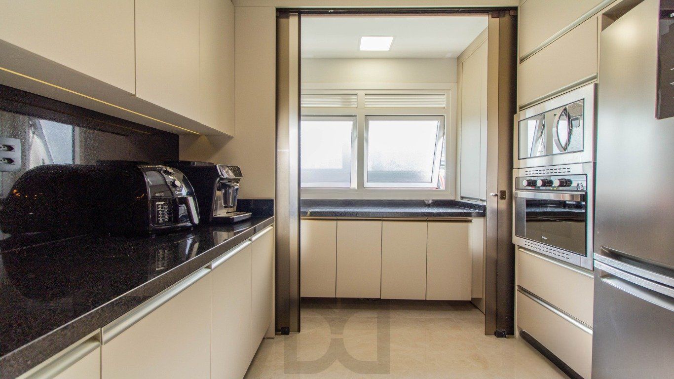 Casa em Condomínio com 3 quartos, 3 suítes, 2 vagas e 195m² no Jardim Carvalho. — foto 16