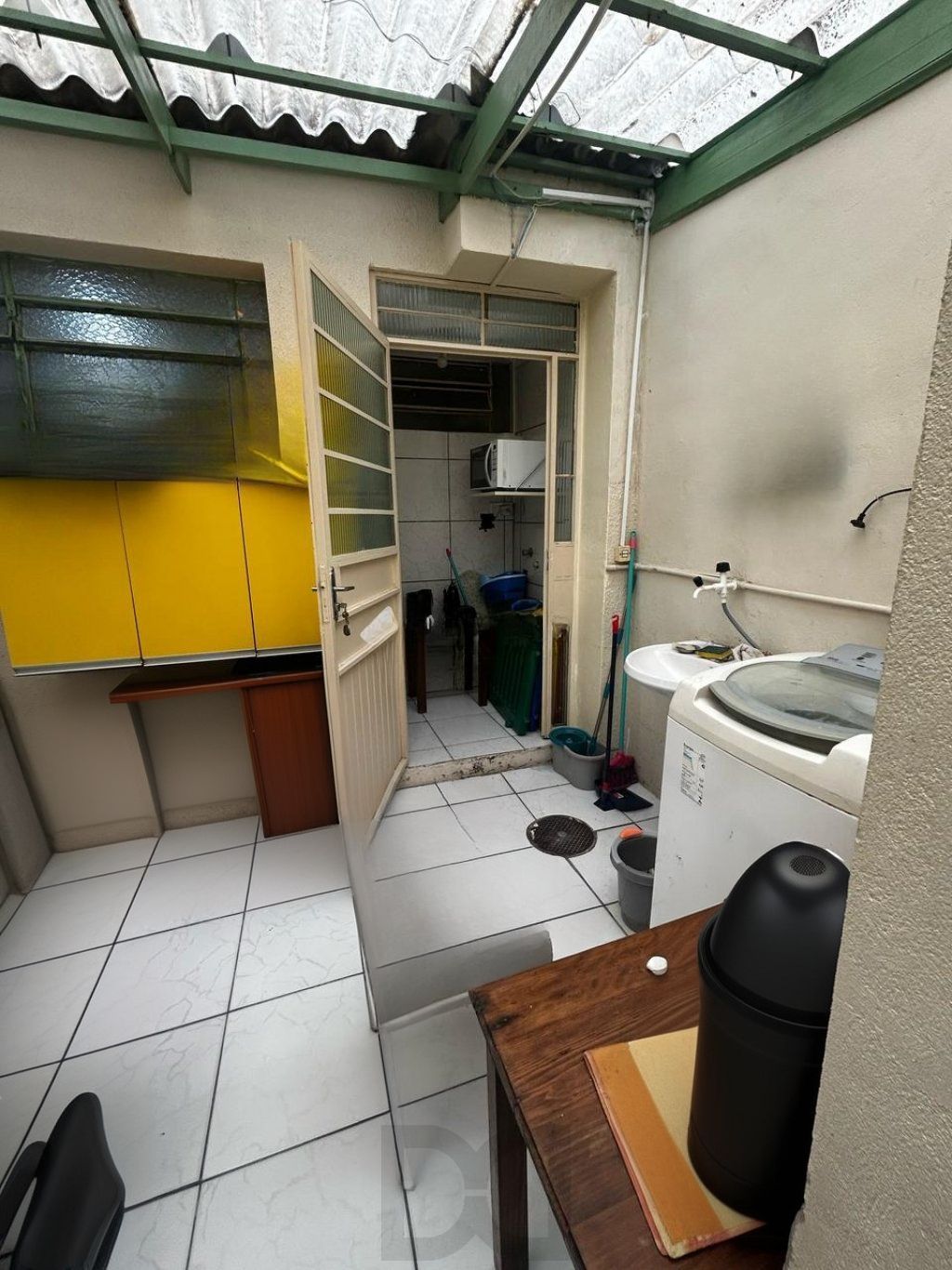 Apartamento à venda terreo com pátio e 2 dormitórios no bairro Menino Deus — foto 11