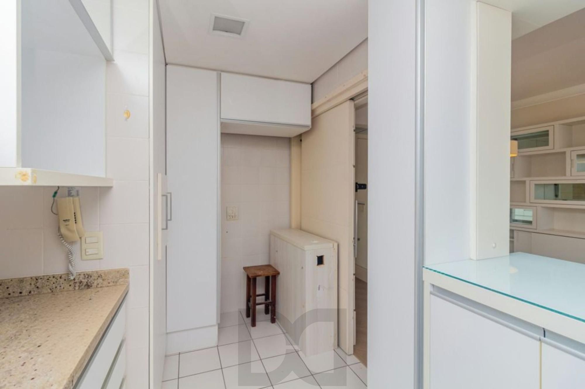 Apartamento 2 Dormitórios com Elevador e 2 Vagas à Venda no Jardim Botânico — foto 9