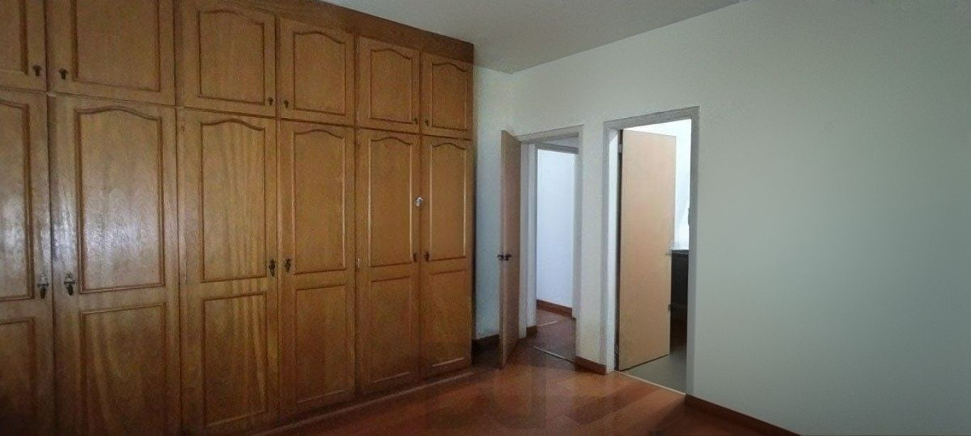 Casa com 4 quartos, 4 vagas e amplo pátio no Bairro Jardim Lindóia — foto 11