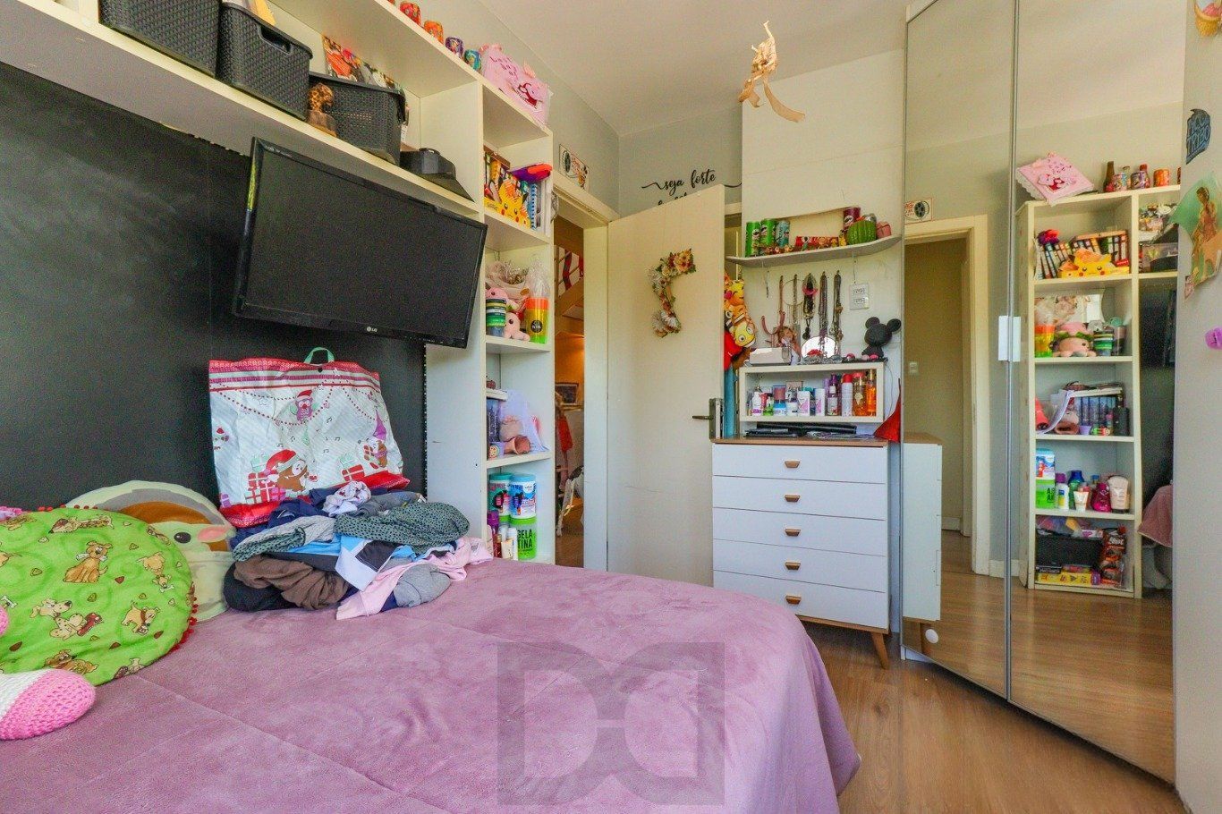 Casa em Condomínio com 3 Dormitórios e 3 Vagas na Lomba do Pinheiro — foto 17