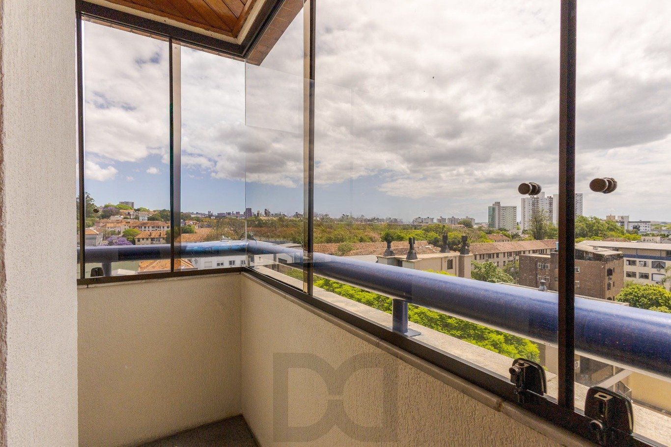 Cobertura com 4 quartos, 1 suíte e 2 vagas no bairro Passo da Areia. — foto 39