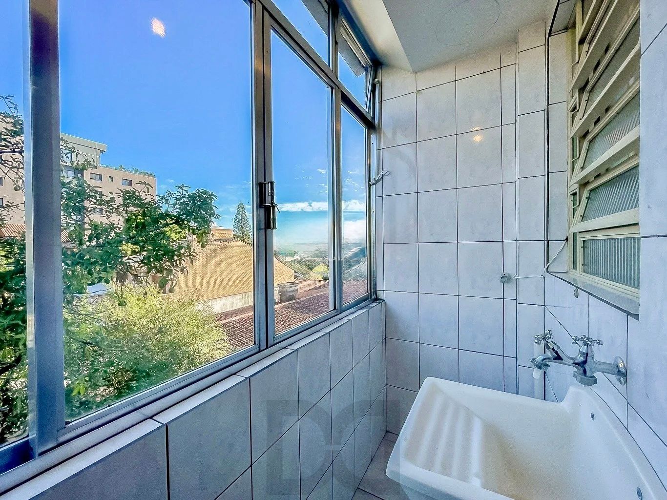 Apartamento no último andar com 1 dormitório 46m2 Bairro Cristal BarraShopping — foto 10