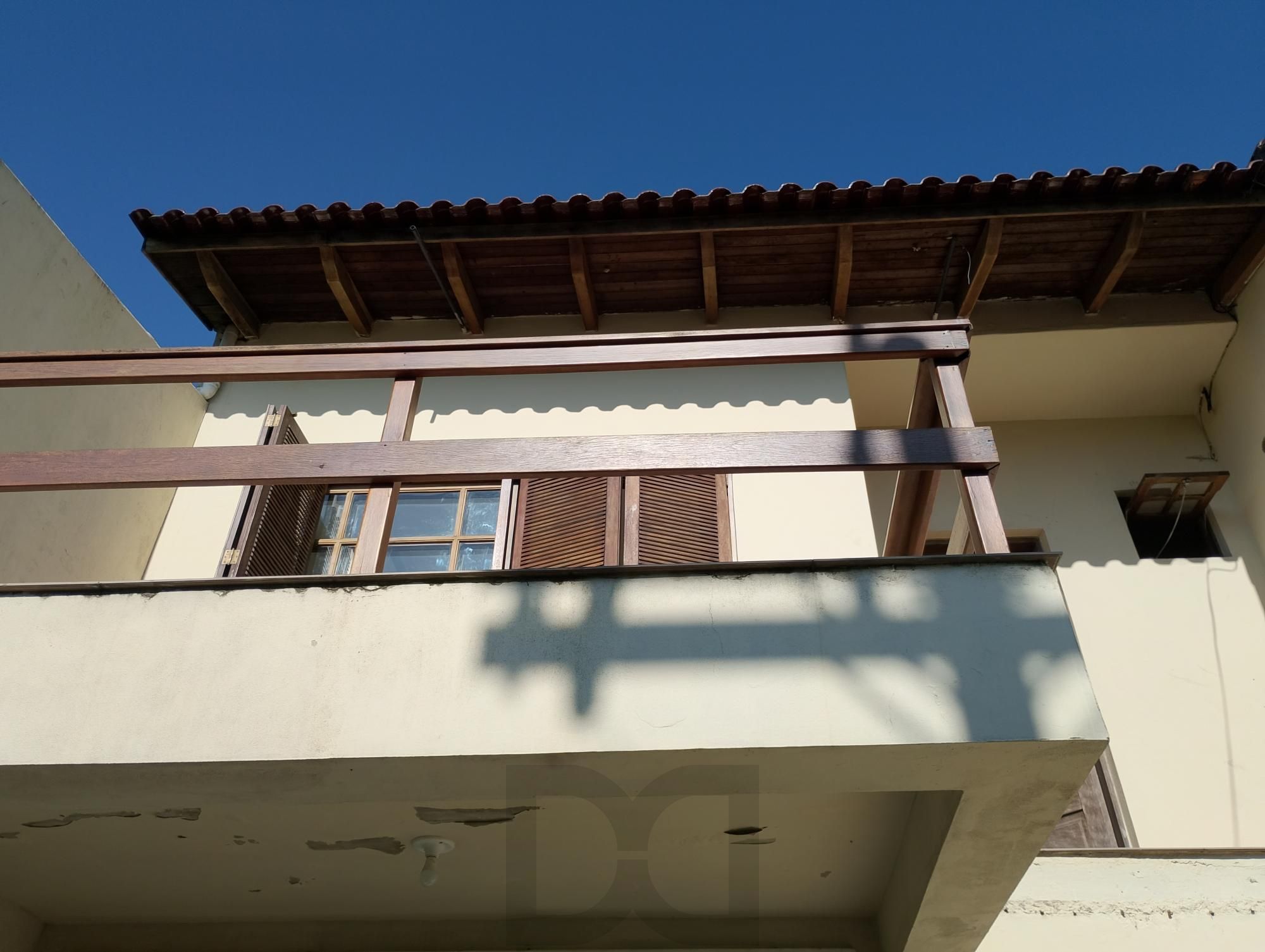 Casa com 3 quartos, 4 vagas de garagem e com pátio no bairro Parque Santa Fé — foto 5