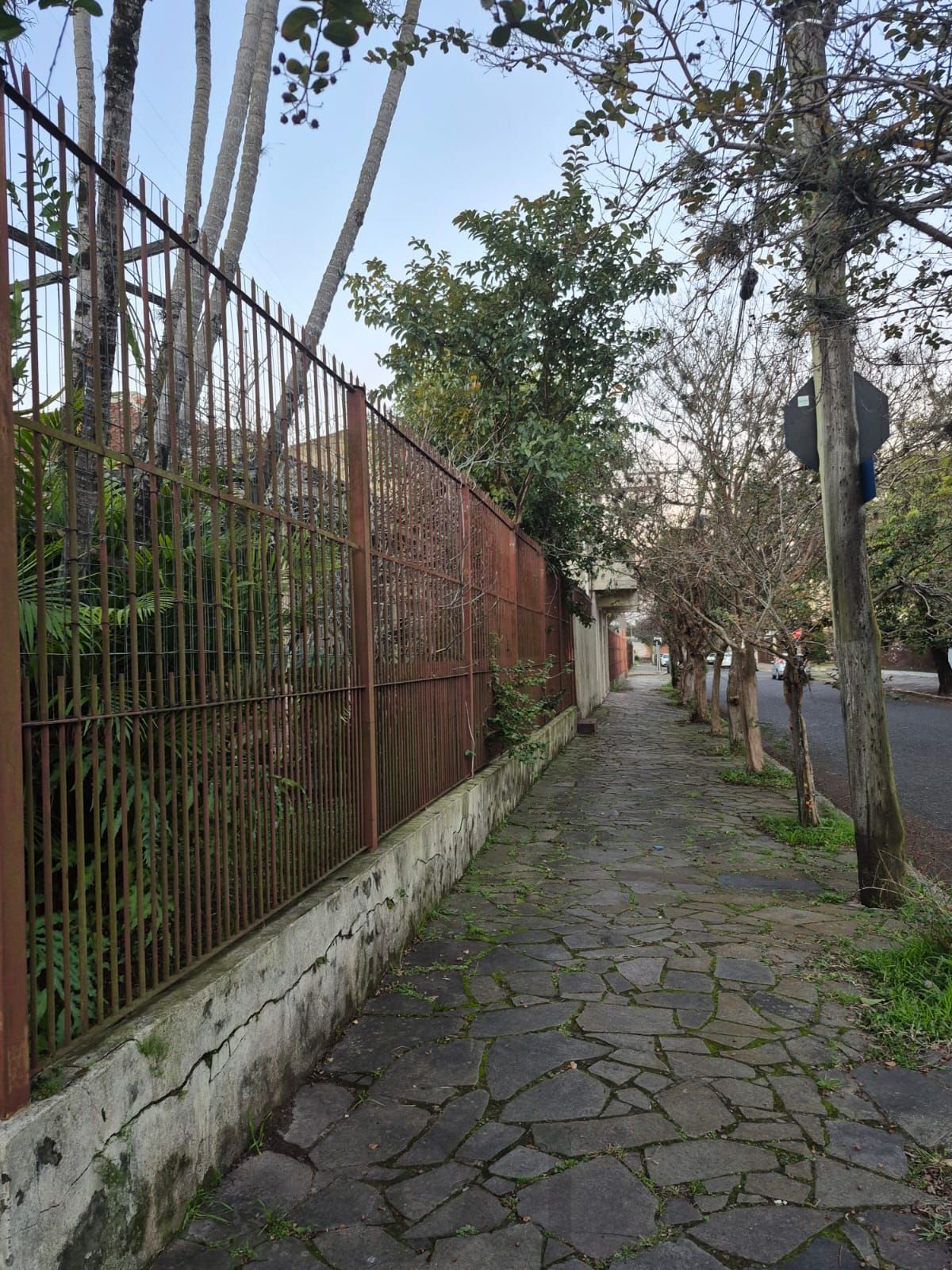 Casa mista de 3 quartos e 2 vagas no bairro Sarandi. — foto 30