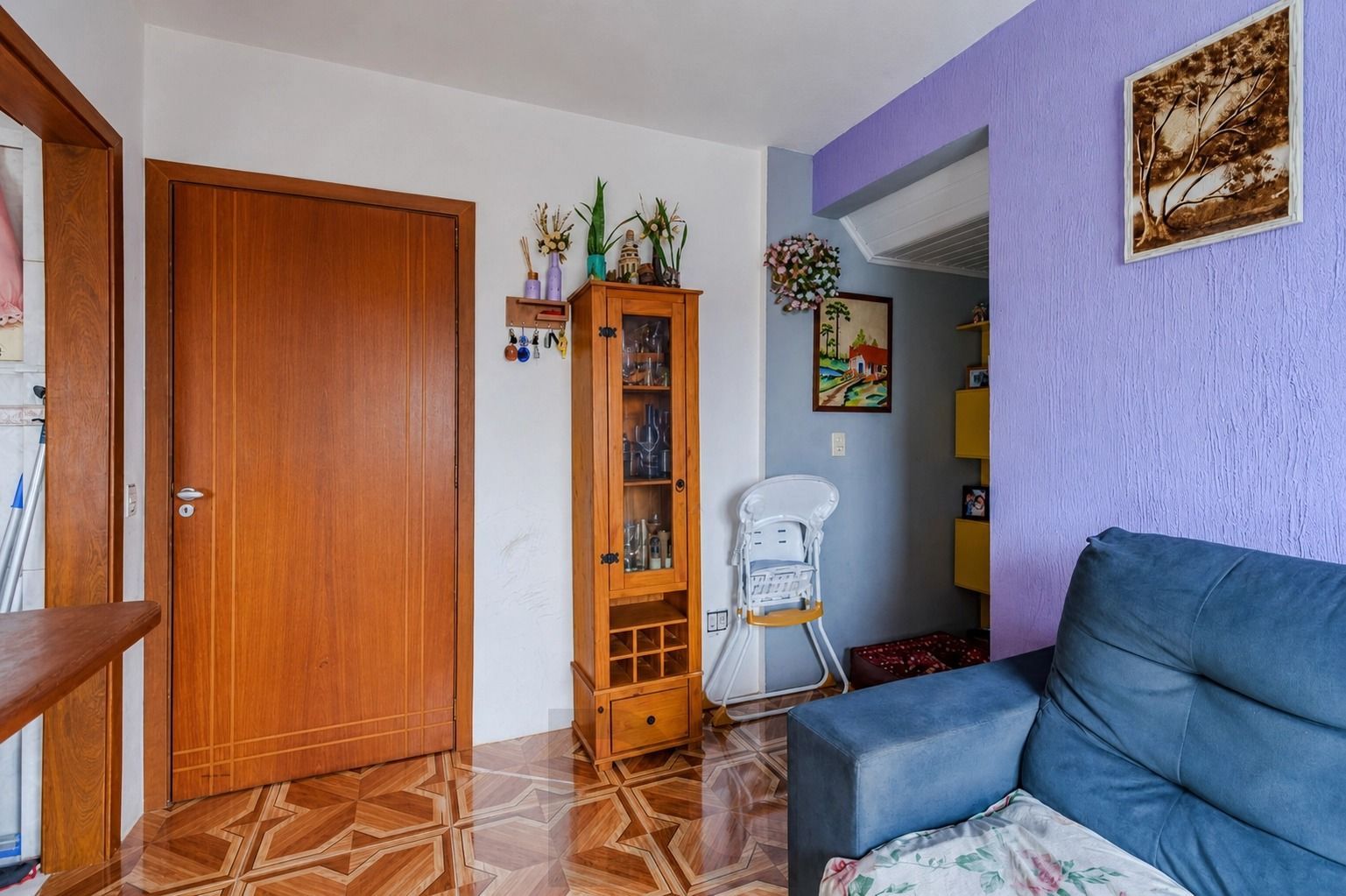 Apartamento de 2 dormitórios, semi mobiliado e 47m² no bairro Camaquã. — foto 4