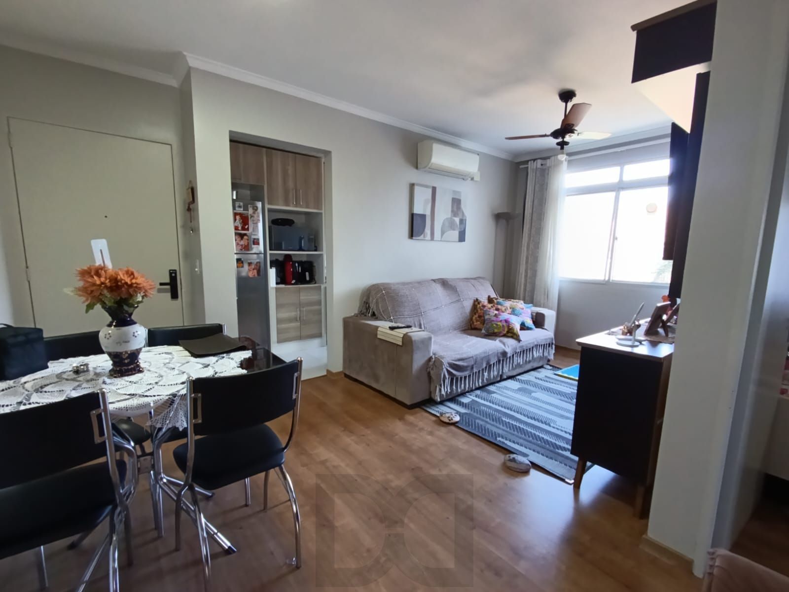 Apartamento semi mobiliado de 3 quartos e 1 vaga no bairro Sarandi. — foto 3