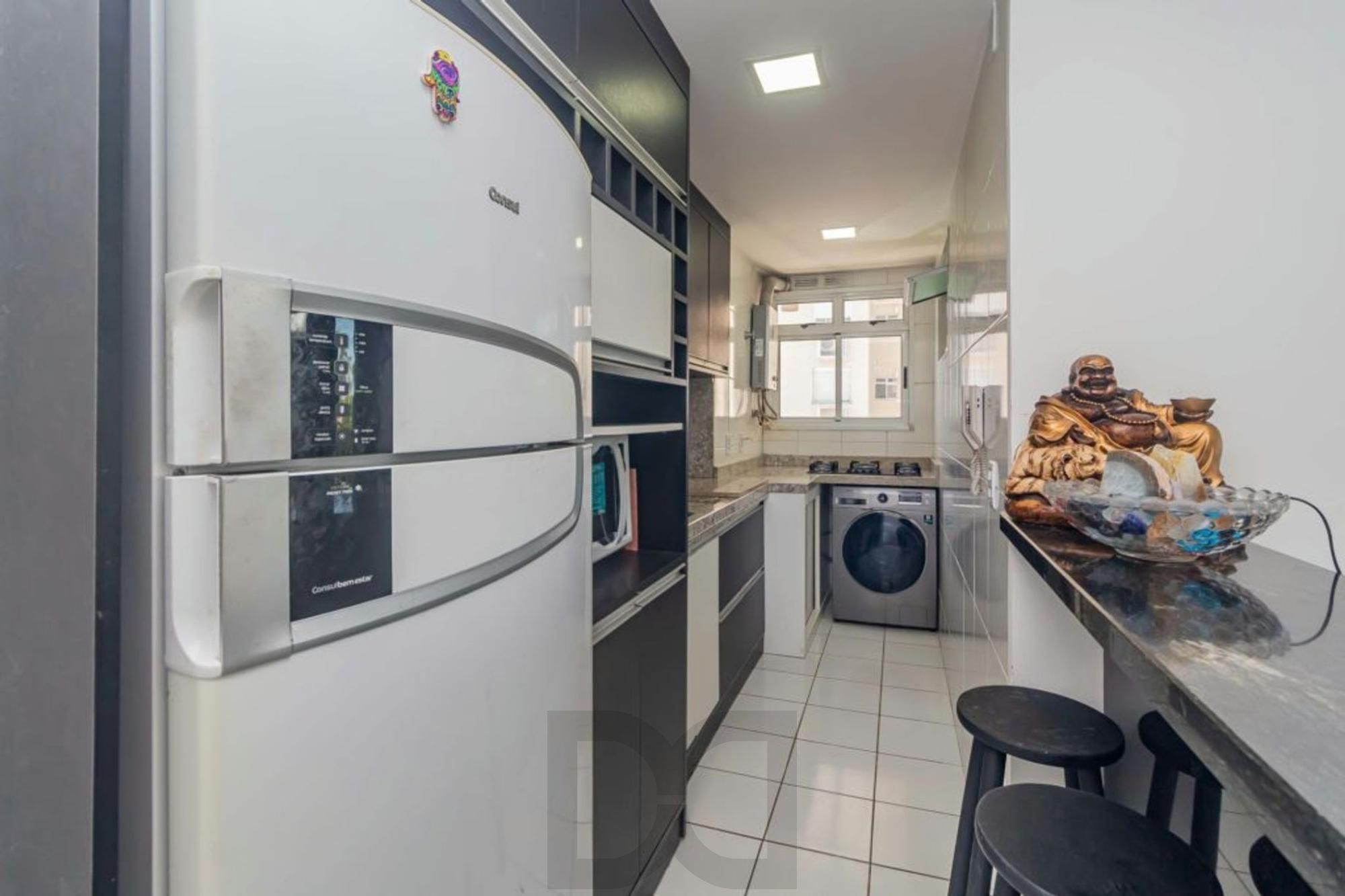 Apartamento com 3 quartos, elevador, sacada e 1 vaga Sarandi. — foto 6