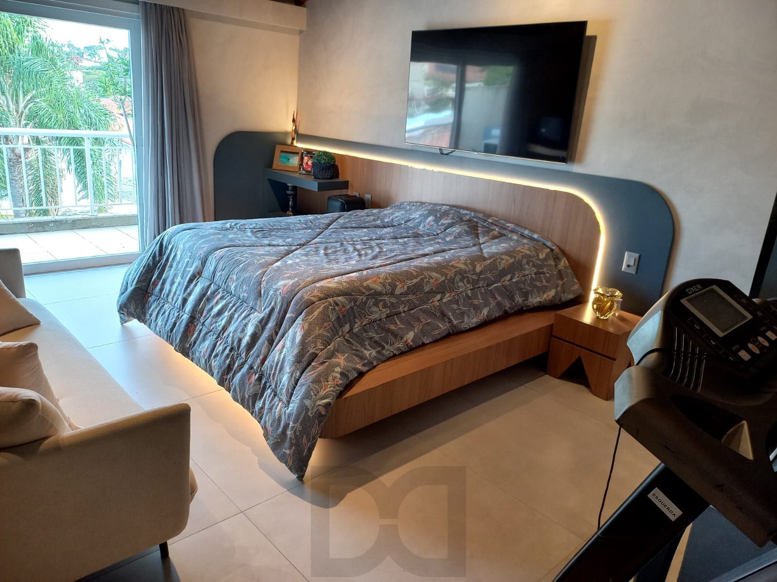 Casa com 4 dormitórios no Bairro Chácara das Pedras — foto 71