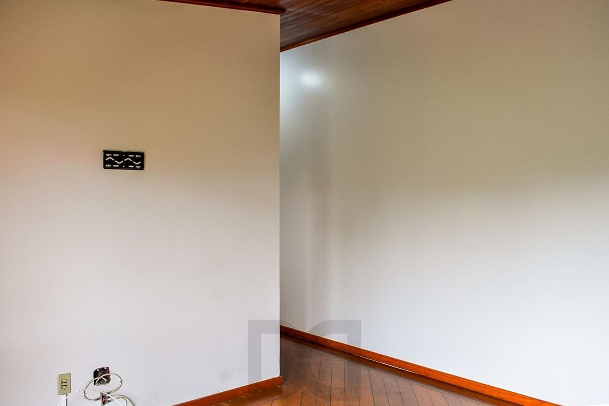 Ótima Casa condomínio pronta para morar, semi mobiliada, Bairro Menino Deus — foto 24
