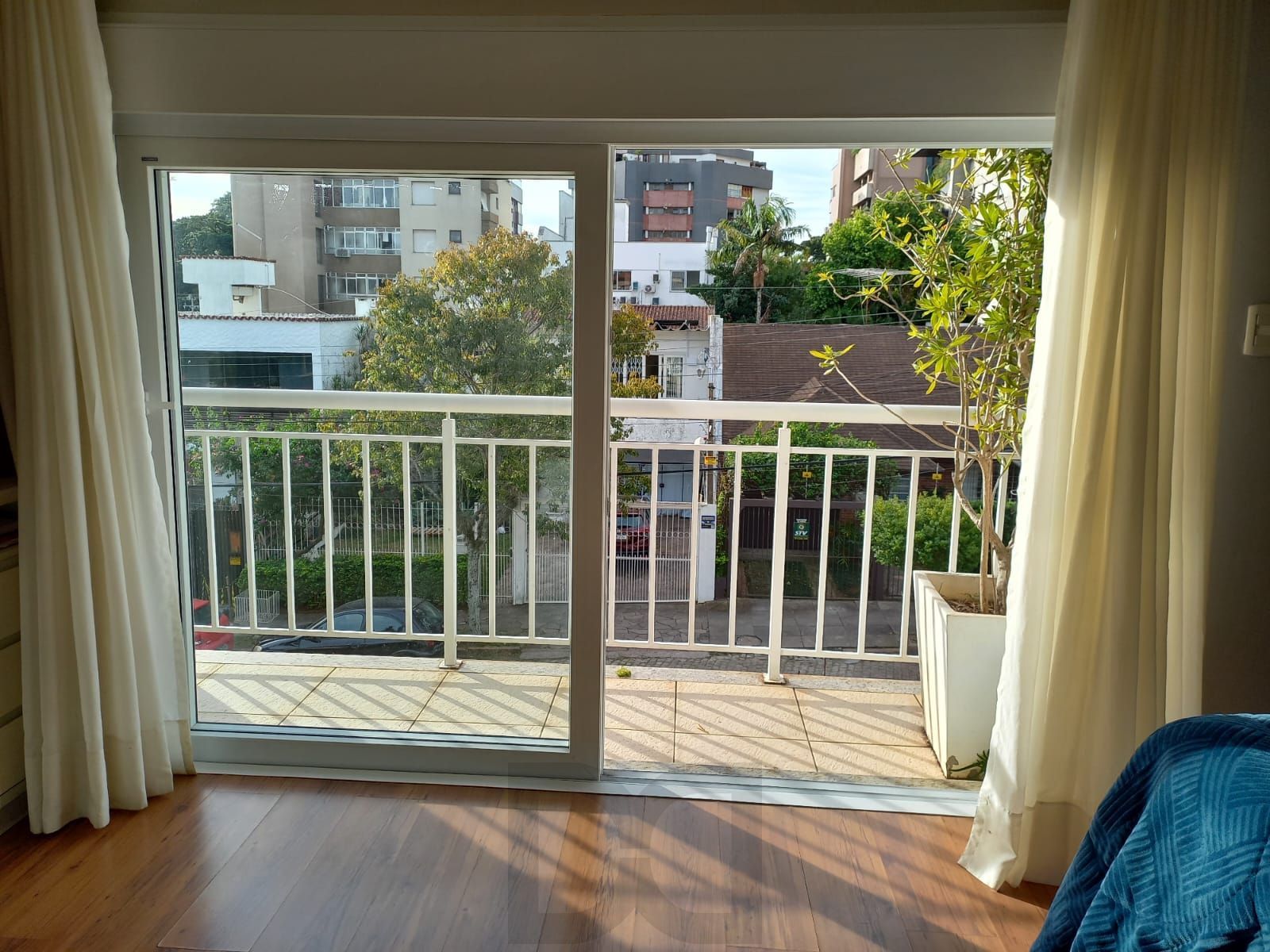 Casa com 4 dormitórios no Bairro Chácara das Pedras — foto 45