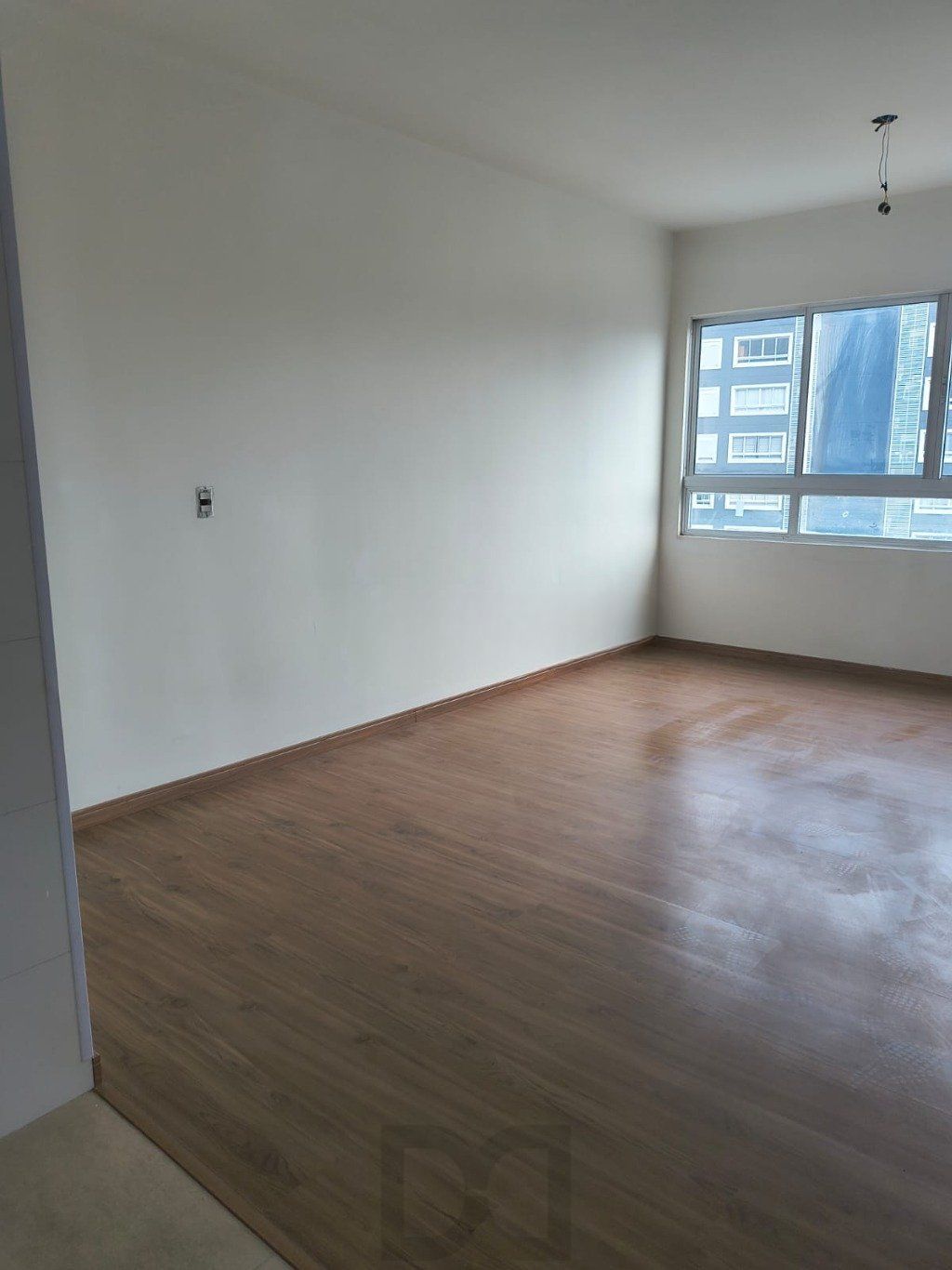 Apartamento de 2 quartos, elevador e 1 vaga no bairro Jardim Leopoldina. — foto 2