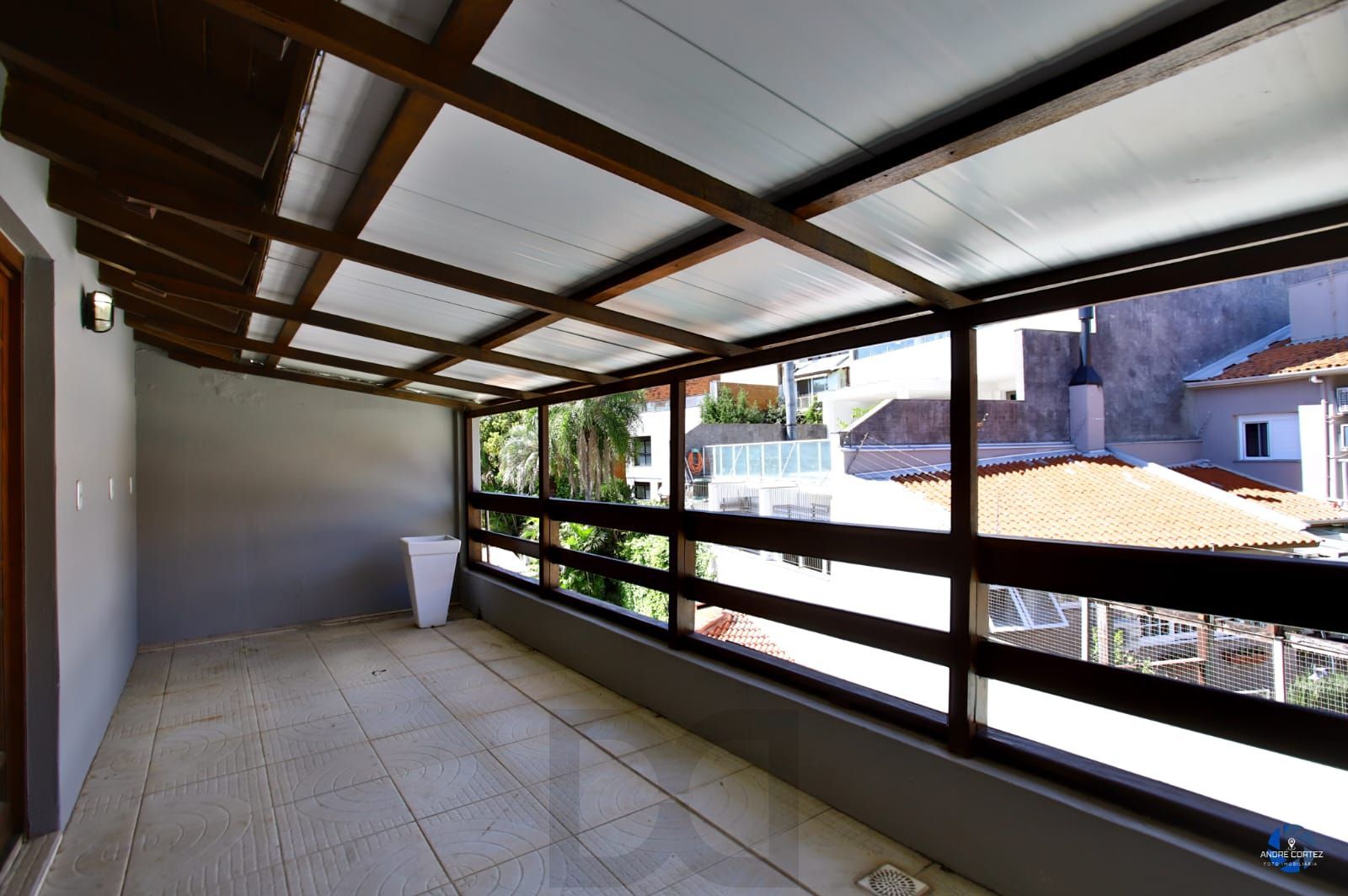 Casa de 3 dormitórios, 3 vagas e pátio com piscina bairro Chácara das Pedras. — foto 45