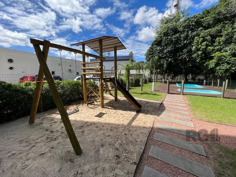 Apartamento de 2 dormitórios, elevador e 2 vagas no bairro Partenon — foto 32