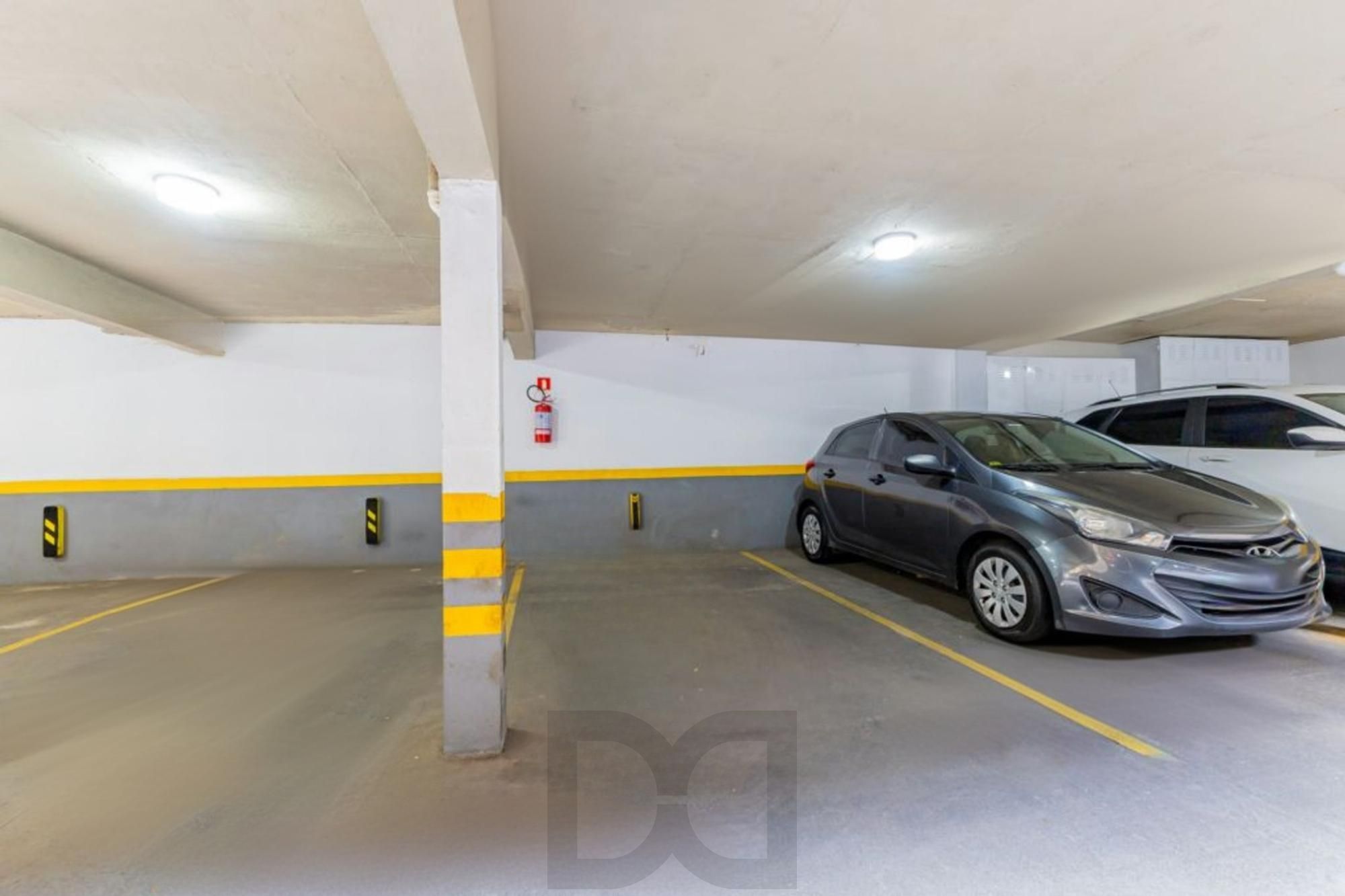 Apartamento com 3 quartos, 1 suíte, 3 vagas e elevador no Bairro São João. — foto 34