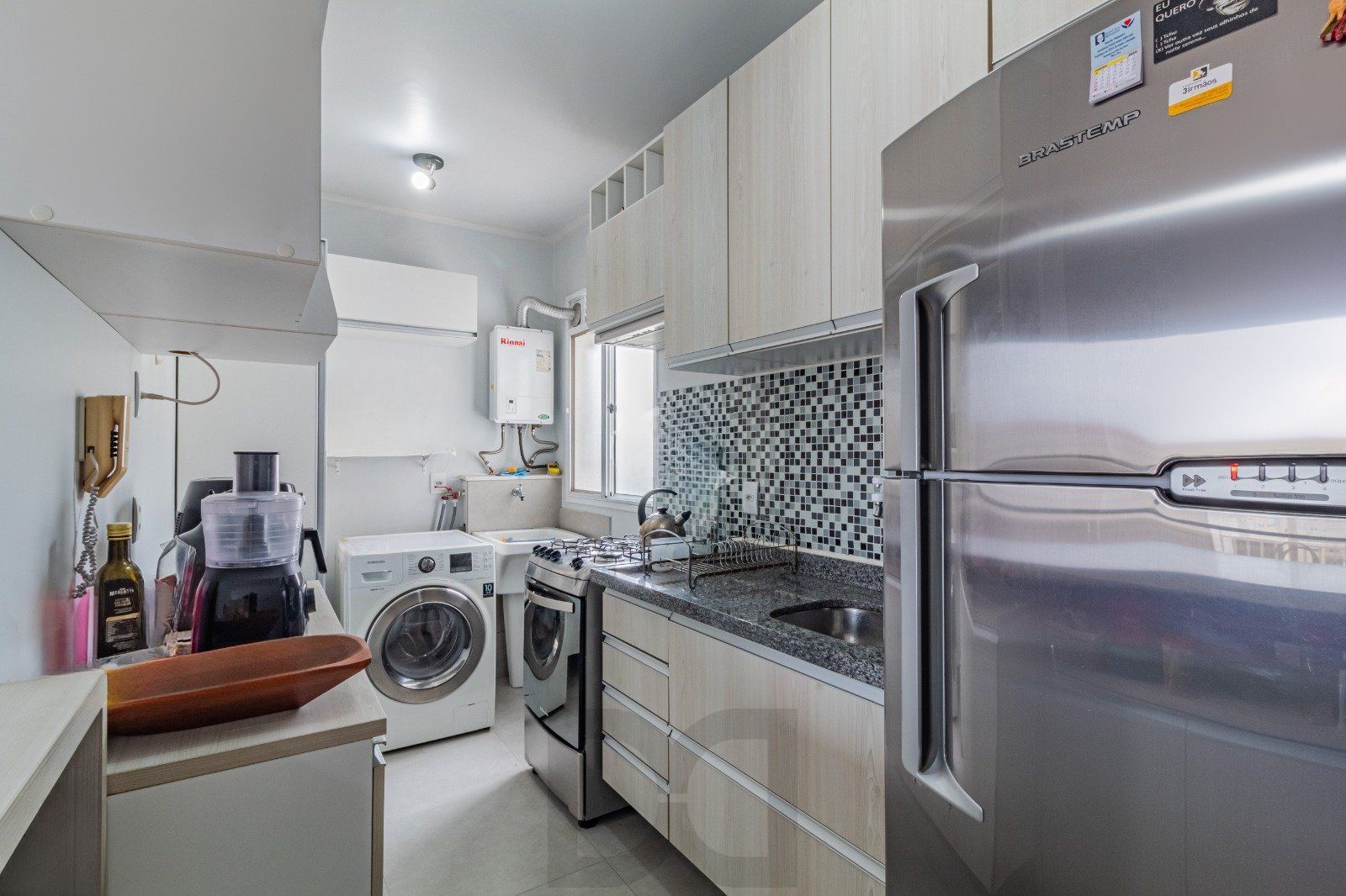 Apartamento com 2 dormitórios e 1 vaga de garagem escriturada no Bairro Humaitá — foto 5
