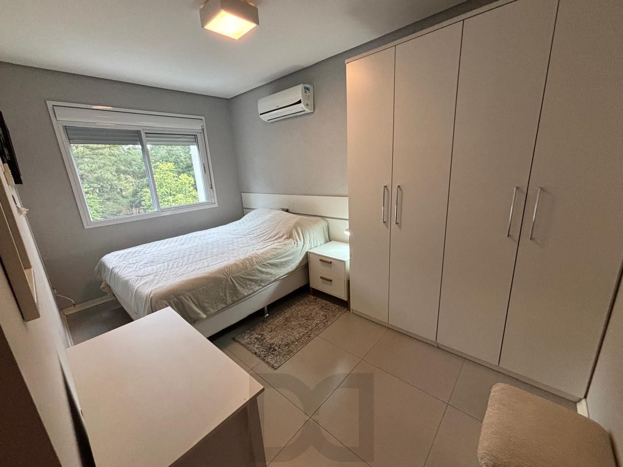 Apartamento de 2 dormitórios, elevador e 2 vagas no bairro Partenon — foto 14