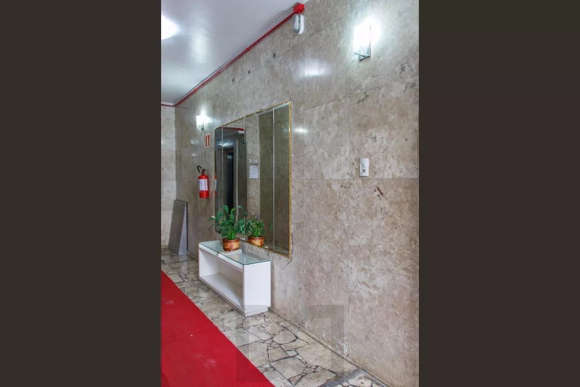 Apartamento com 4 quartos, 3 banheiros no Bairro Centro Historico. — foto 8