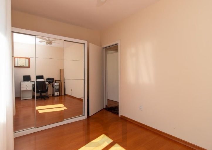 Apartamento de 2 quartos, 1 vaga no bairro Menino Deus — foto 13