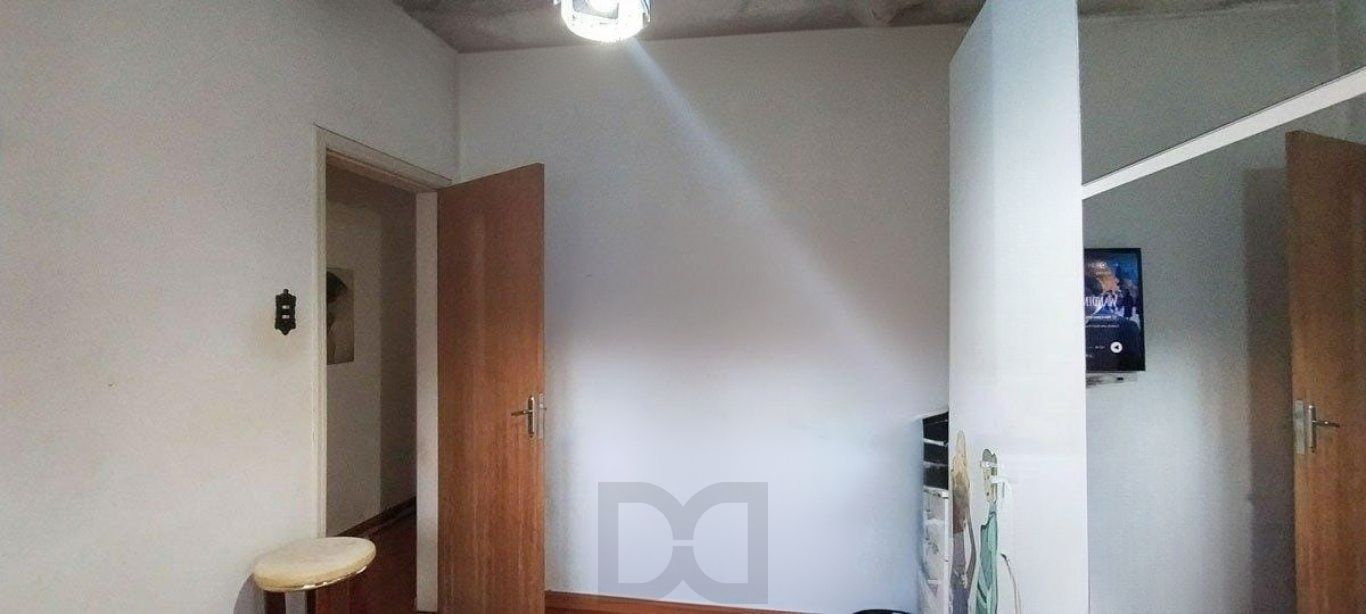 Casa com 4 quartos, 4 vagas e amplo pátio no Bairro Jardim Lindóia — foto 13